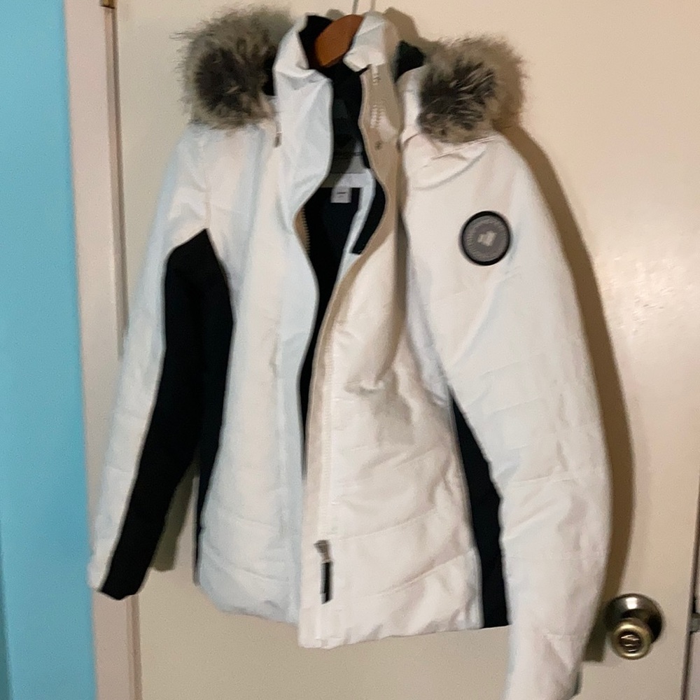 Obermeyer woman’s ski, snowboarding hooded parka